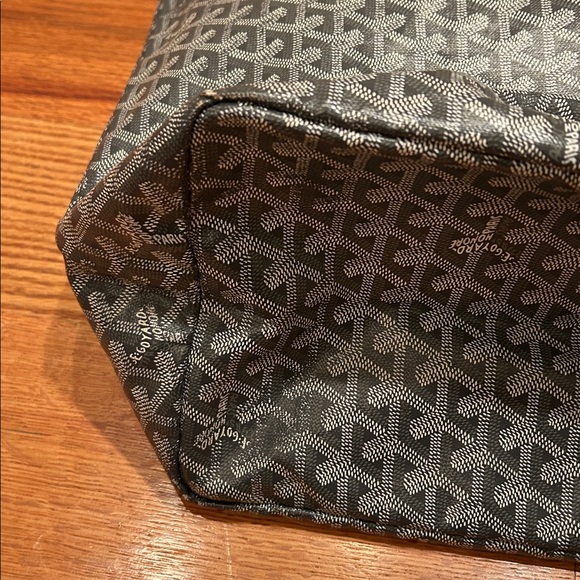 Goyard St. Louis GM - Picture 7 of 10